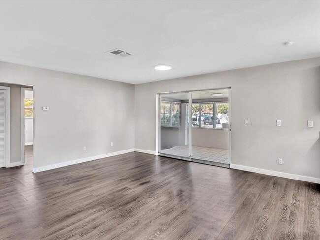 Building Photo - 54 SW 16th St