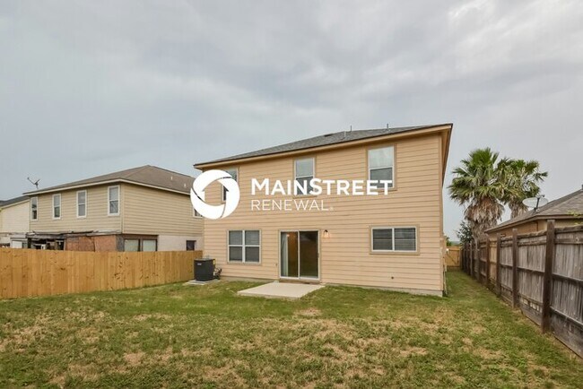 Building Photo - 3 Bedroom Pet-Friendly Home in San Antonio, TX with Main Street Renewal