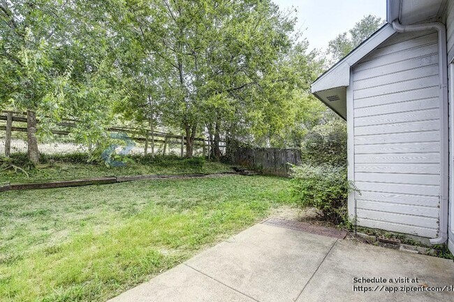 Building Photo - 1206 Hyde Park Dr