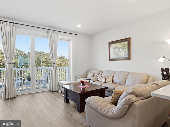 Building Photo - 3595 Aster St