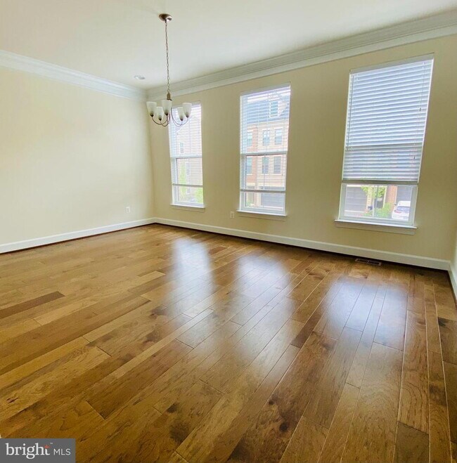 Building Photo - Stylish Townhome Living in Desirable Ashburn Community