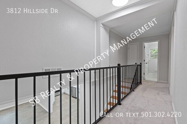 Building Photo - 3812 Hillside Dr