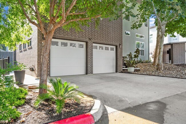 Building Photo - 3905 Clawson Rd