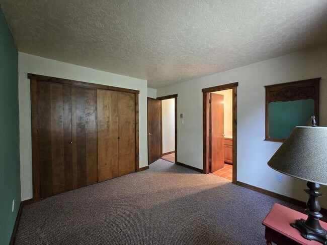 Building Photo - 20 Ravens Ridge Rd