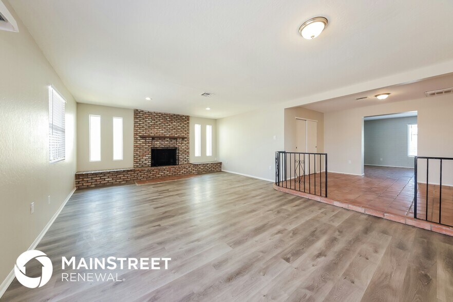 Building Photo - 4714 N 49th Dr