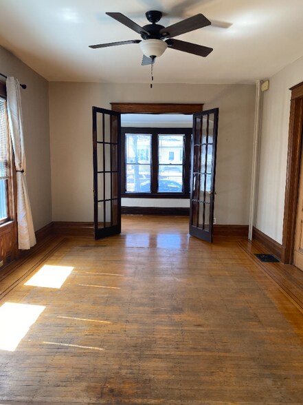 Building Photo - 3833 11th Ave S