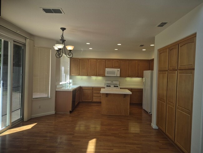 Building Photo - 190 Rockmont Cir