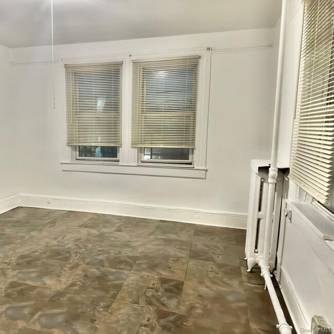 Primary Photo - 248 Lawrence Ave