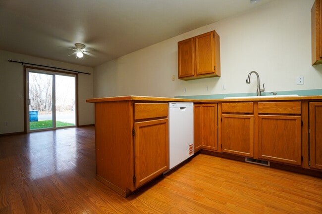 Building Photo - 82 3rd St