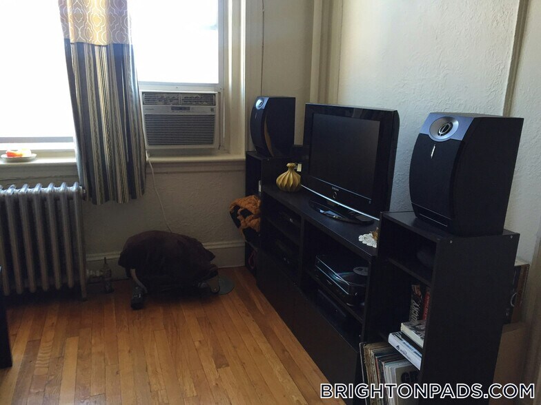 Building Photo - 66 Chiswick Rd