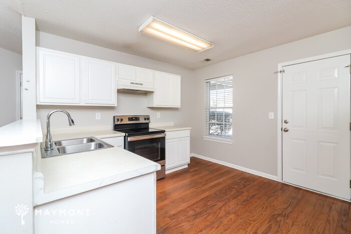 Building Photo - 7520 Old Chapel