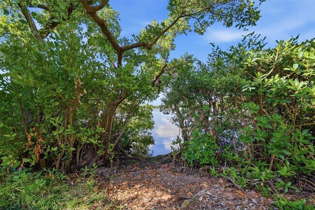 Building Photo - 5092 Beach Dr SE