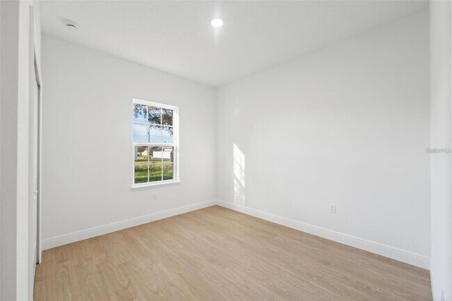 Building Photo - 4052 SW 132nd Ln