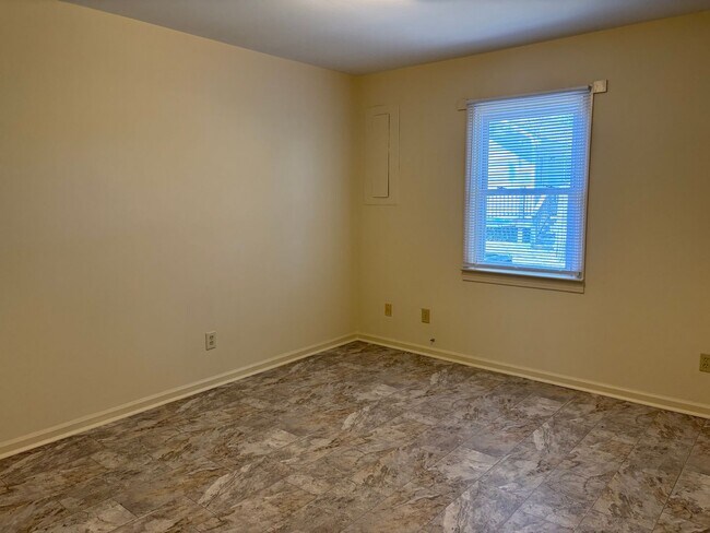 Building Photo - 501B  Live Oak Street  Beaufort, NC 28516