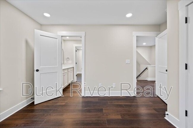 Building Photo - 119 Westover Dr