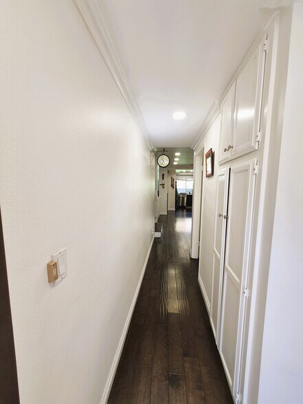 Building Photo - 5313 Sevilla Ct