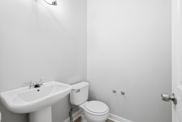 Building Photo - 943 Earley Lake Curve