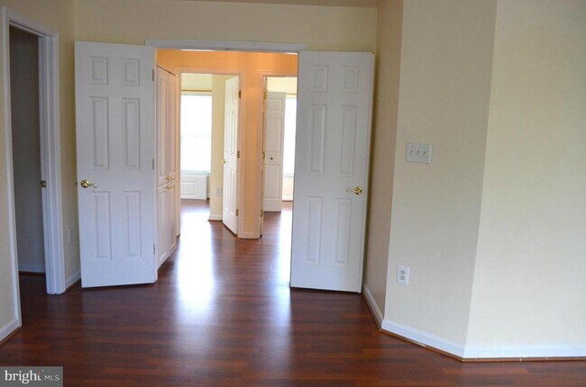 Building Photo - 6863 Drifton Ct