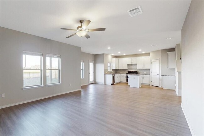 Building Photo - 17212 Crowndale Dr