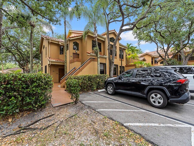 Building Photo - 15533 N Miami Lakeway