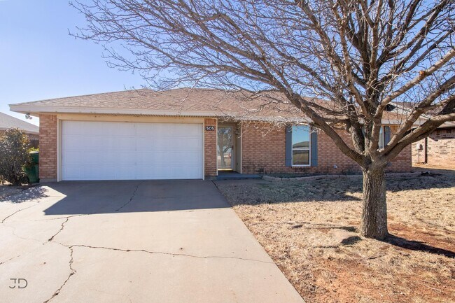 Building Photo - 505 W Coleman Ave