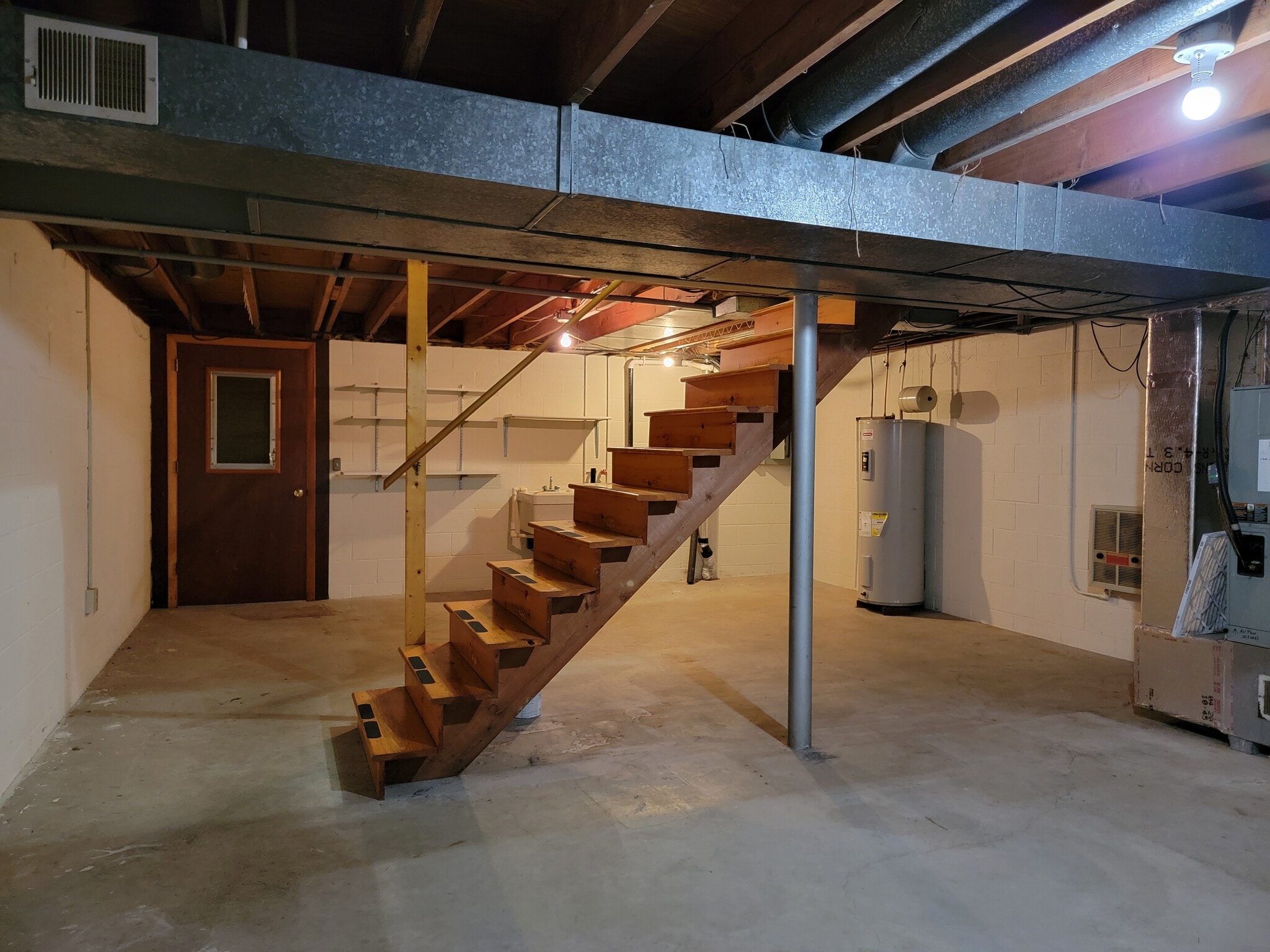 Building Photo - 457 W Main Ave