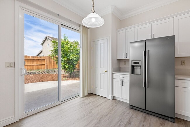 Building Photo - 9642 Lady Bird Ct