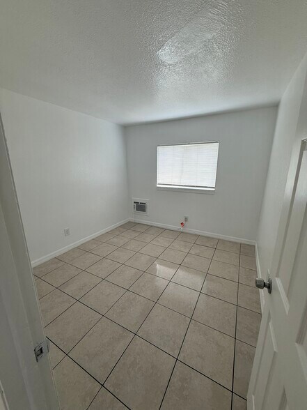 Building Photo - Pinehurst Apartments