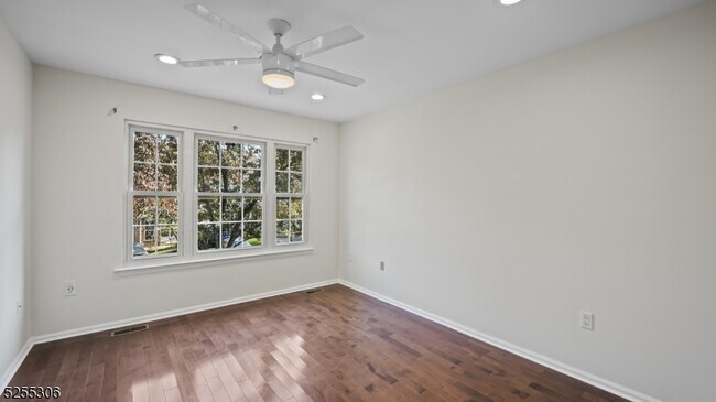 Building Photo - 1306 Stech Dr