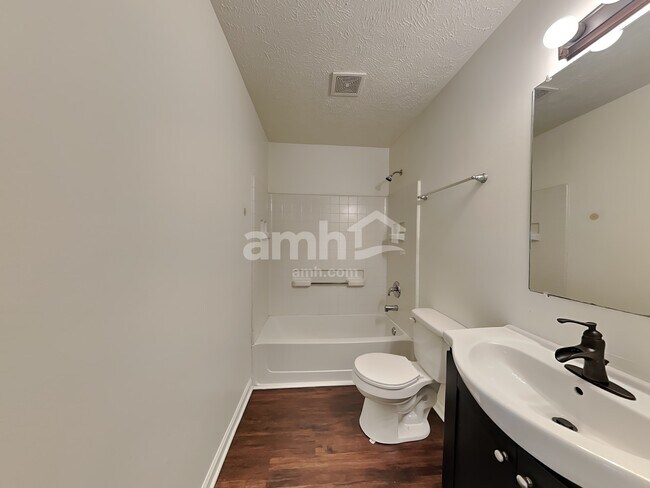 Building Photo - 2874 Meadow Point