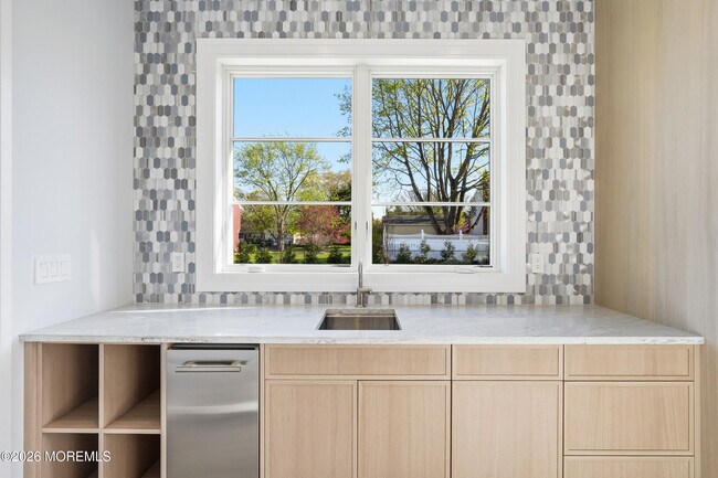 Building Photo - 84 Cooper Ave