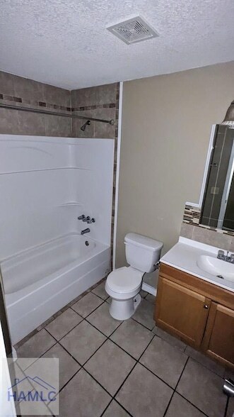 Building Photo - 927 Greenbriar Trial