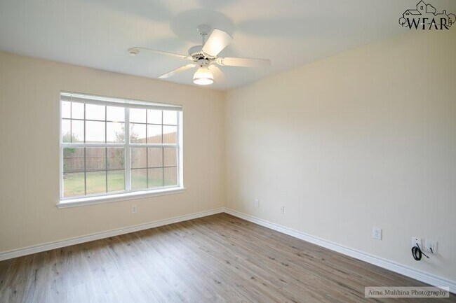 Building Photo - 8 St Andrews Ct