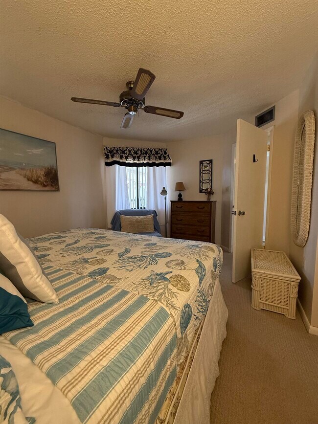 Building Photo - 4250 Jimmy Buffett Mem Hwy