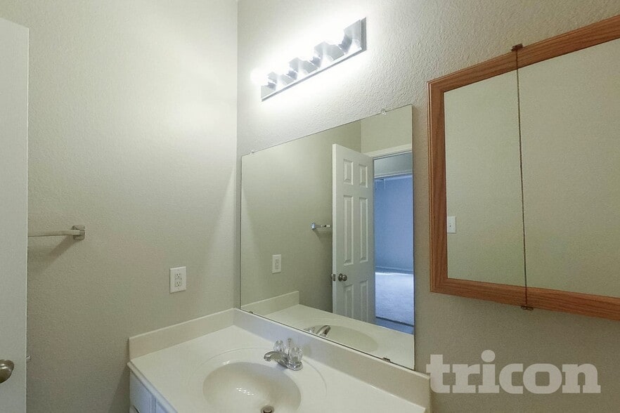 Building Photo - 13124 Settlers Trail