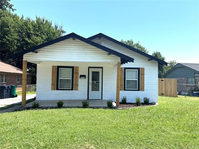 Primary Photo - 1714 N Kelham Ave
