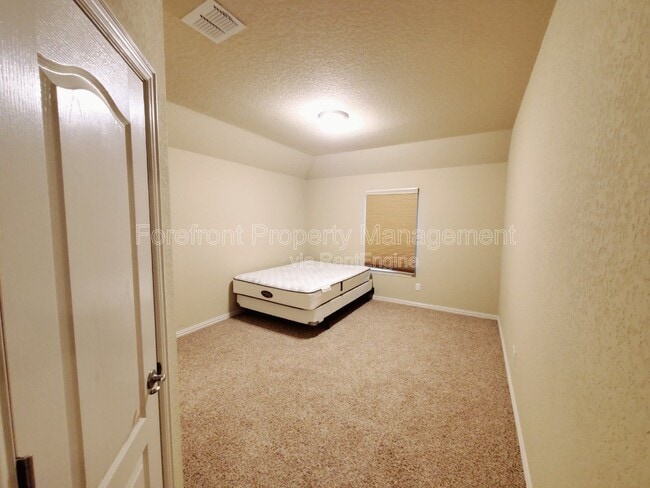 Building Photo - 11927 Jasmine Way