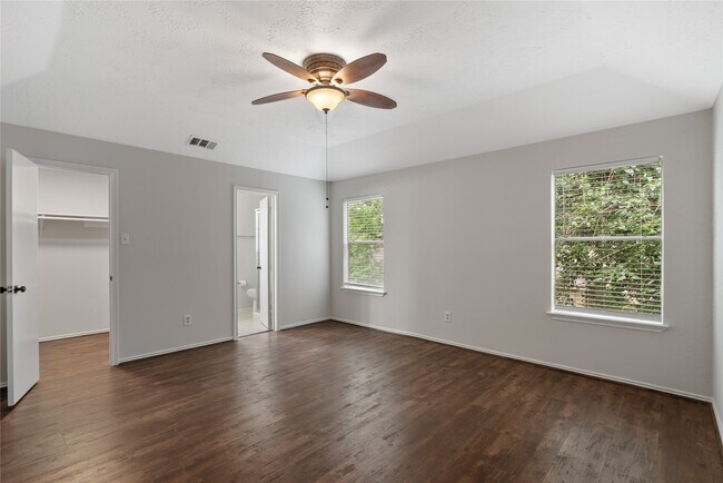 Building Photo - 4807 Shadowdale Dr
