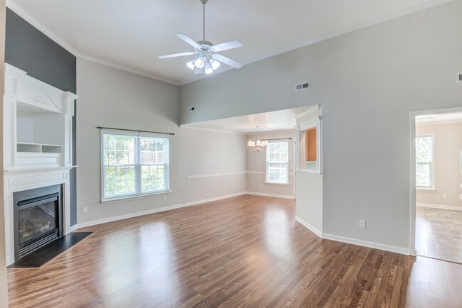 Building Photo - 833 Willow Bay Dr