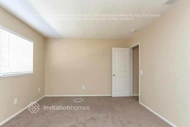 Building Photo - 24650 Myrna St