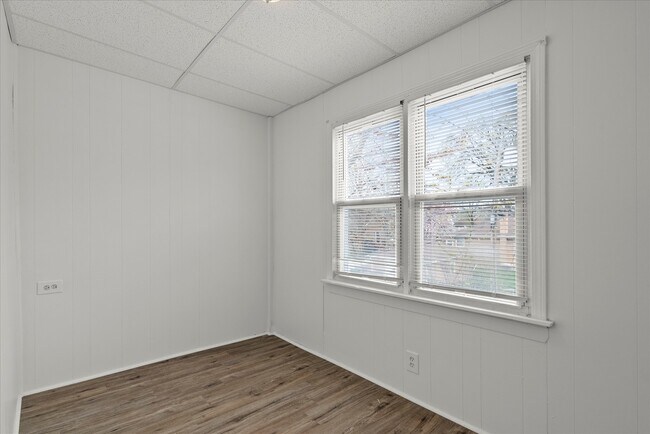Building Photo - 8143 Knox Ave