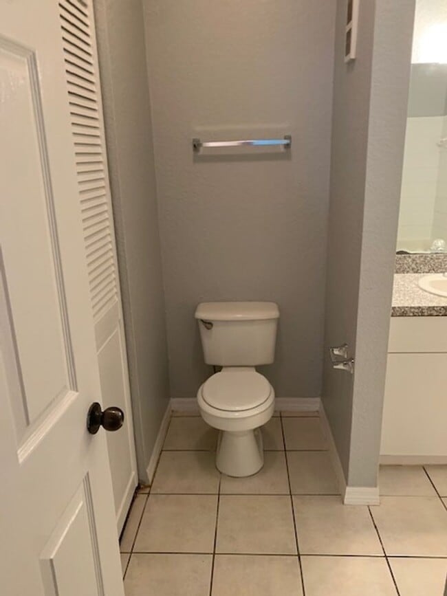 Building Photo - 1 Bed/1 Bath Condo in MetroWest ...