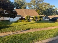 Building Photo - 28 Irongate Ln