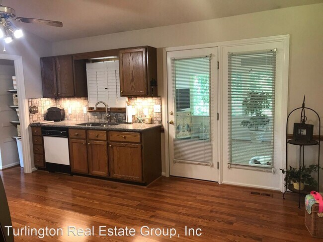 Building Photo - 3 br, 2 bath House - 165 Devin Drive