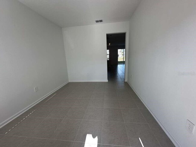 Building Photo - 2729 Skyline Lp