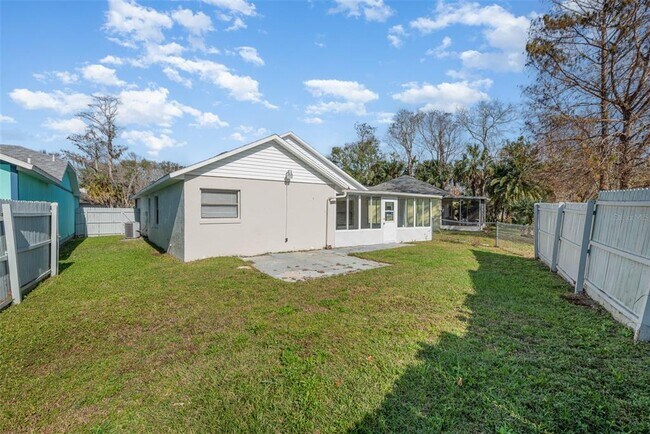 Building Photo - 3846 Long Grove Ln