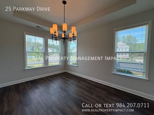 Building Photo - 25 Parkway Dr