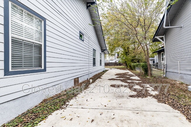 Building Photo - 1317 W French Pl