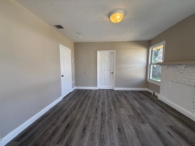 Building Photo - 400 Metcalf Ct