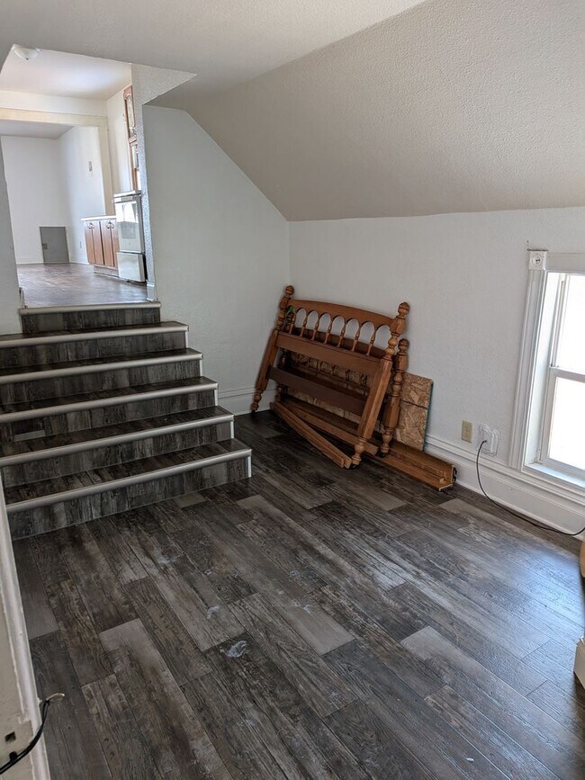 Building Photo - 229 Cedar St